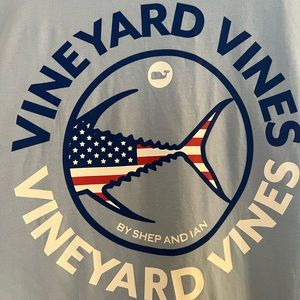Vineyard vines men’s Small short sleeve RWB Fish tee shirt